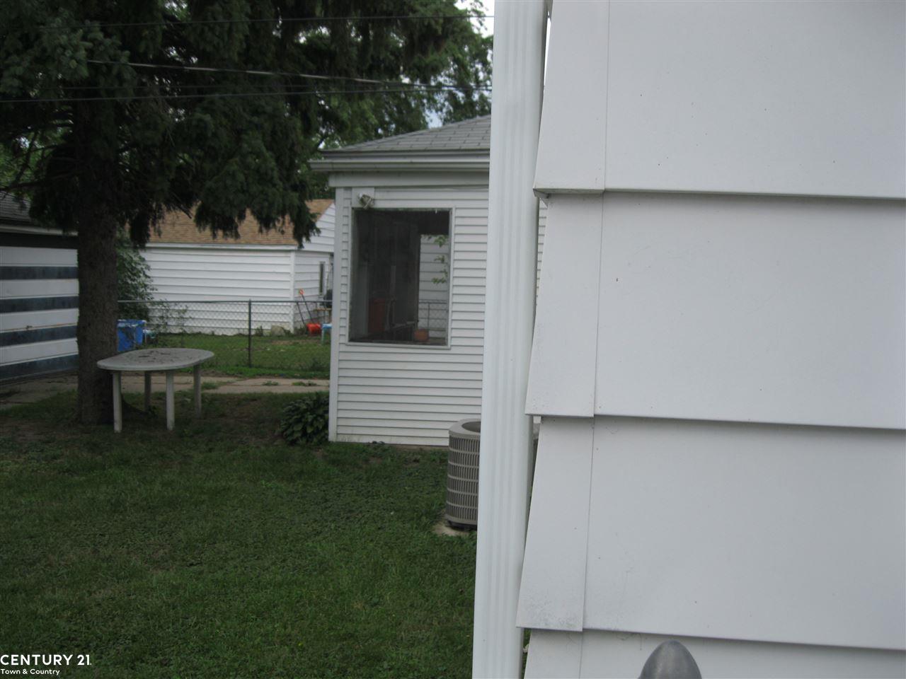 25655 Hayes Road Warren, MI 48089 - Photo 9 of 16