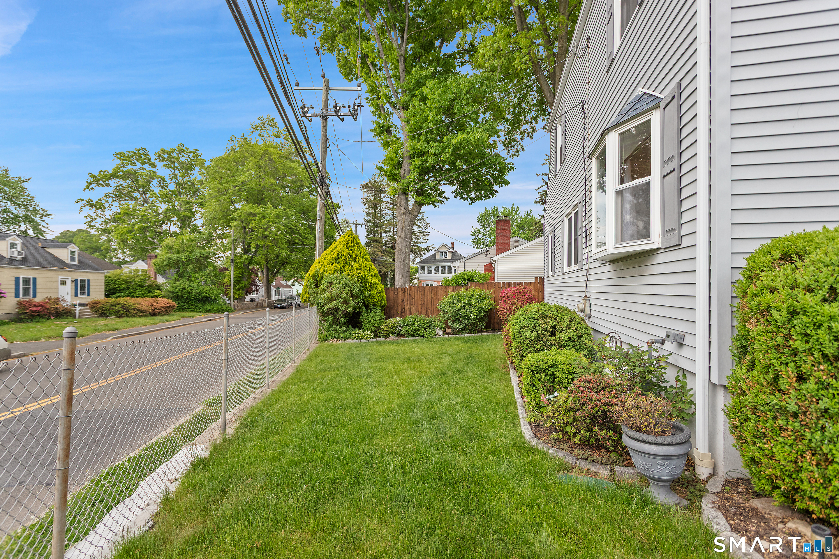 116 Stuart Avenue Norwalk, CT 06850 - Photo 4 of 31