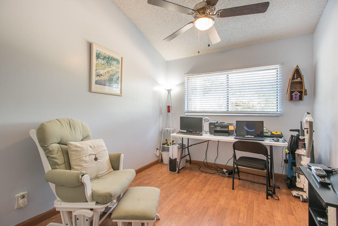 52 Maplecrest Circle Jupiter, FL 33458 - Photo 24 of 42 52 Maplecrest Cir-10