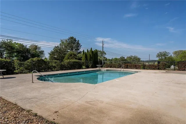 $505,000 | 19 Four Feathers Lane Northeast, Rydal, GA 30171