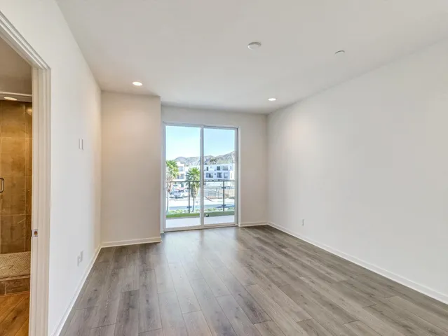 $925,900 | 766 Obsidian Loop East, Unit 64, Palm Springs, CA 92264