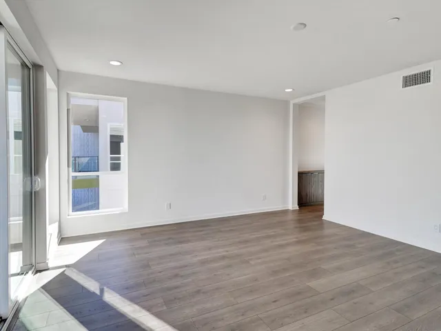 $925,900 | 766 Obsidian Loop East, Unit 64, Palm Springs, CA 92264