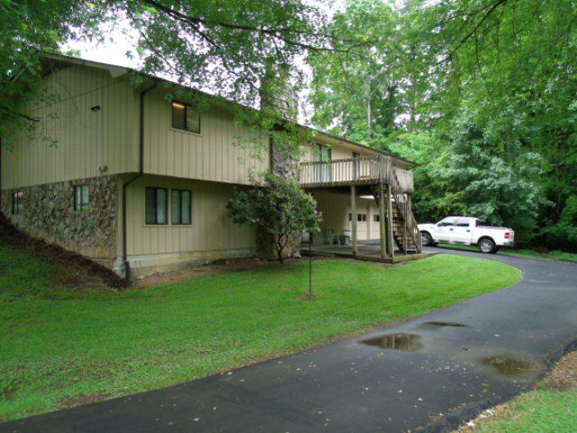 102 Garnet Lane Oak Ridge, TN 37830 - Photo 2 of 25 -