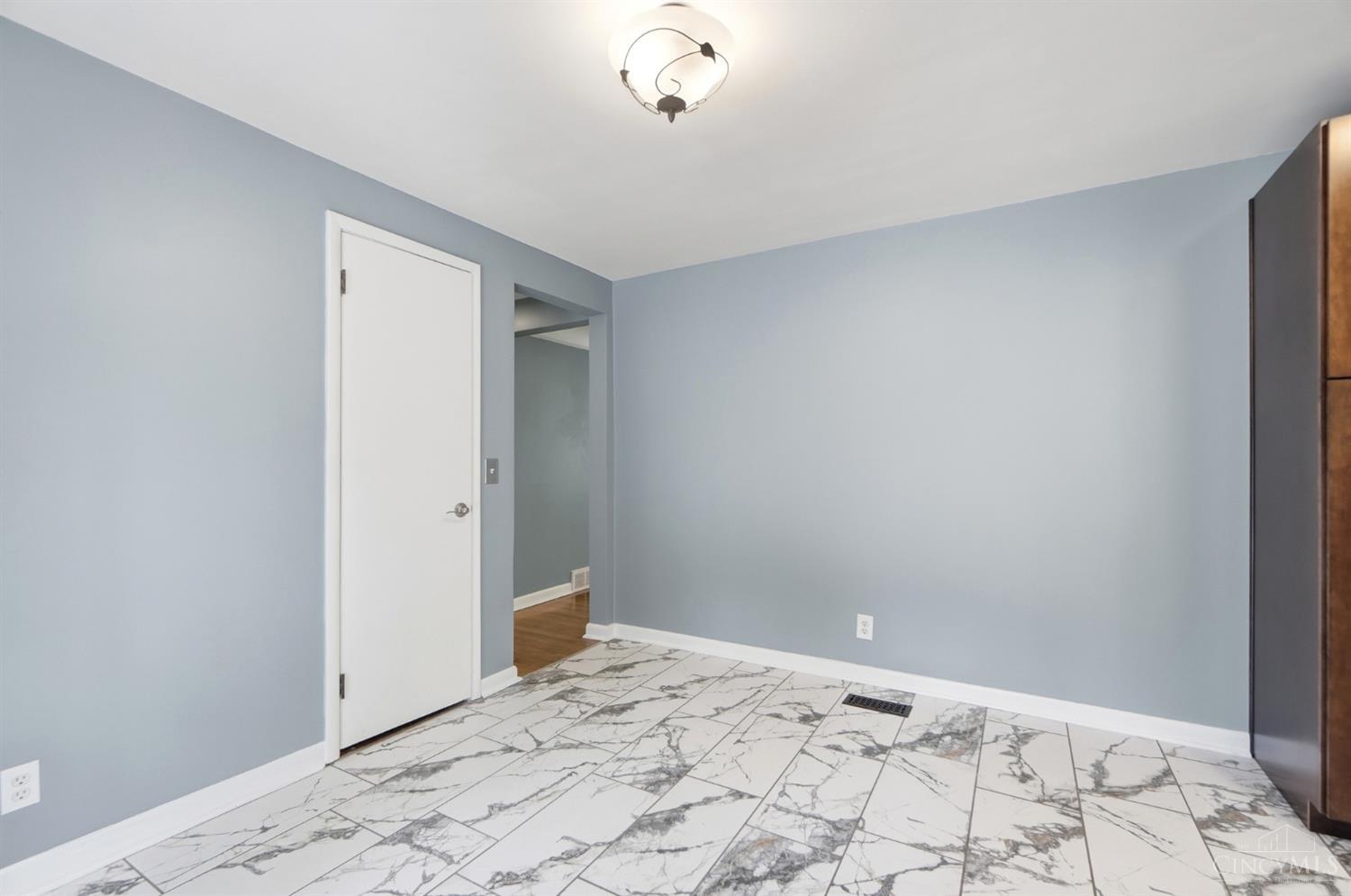 3331 Mt Carmel Road Cincinnati, OH 45244 - Photo 16 of 53
