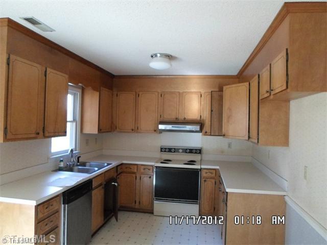 1137 Ridgecliff Drive Rural Hall, NC 27045 - Photo 4 of 9 Kitchen.