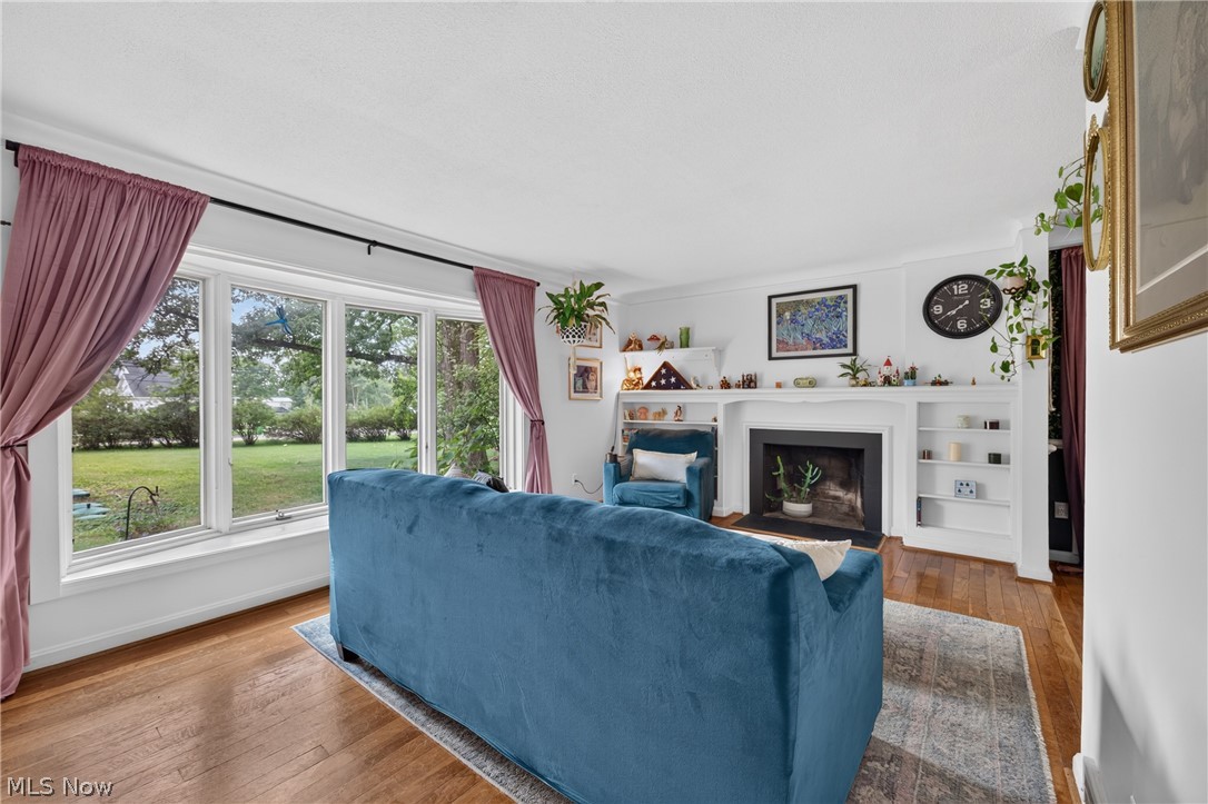 28049 Emery Road Chagrin Falls, OH 44022 - Photo 3 of 42 Gallery Image 3