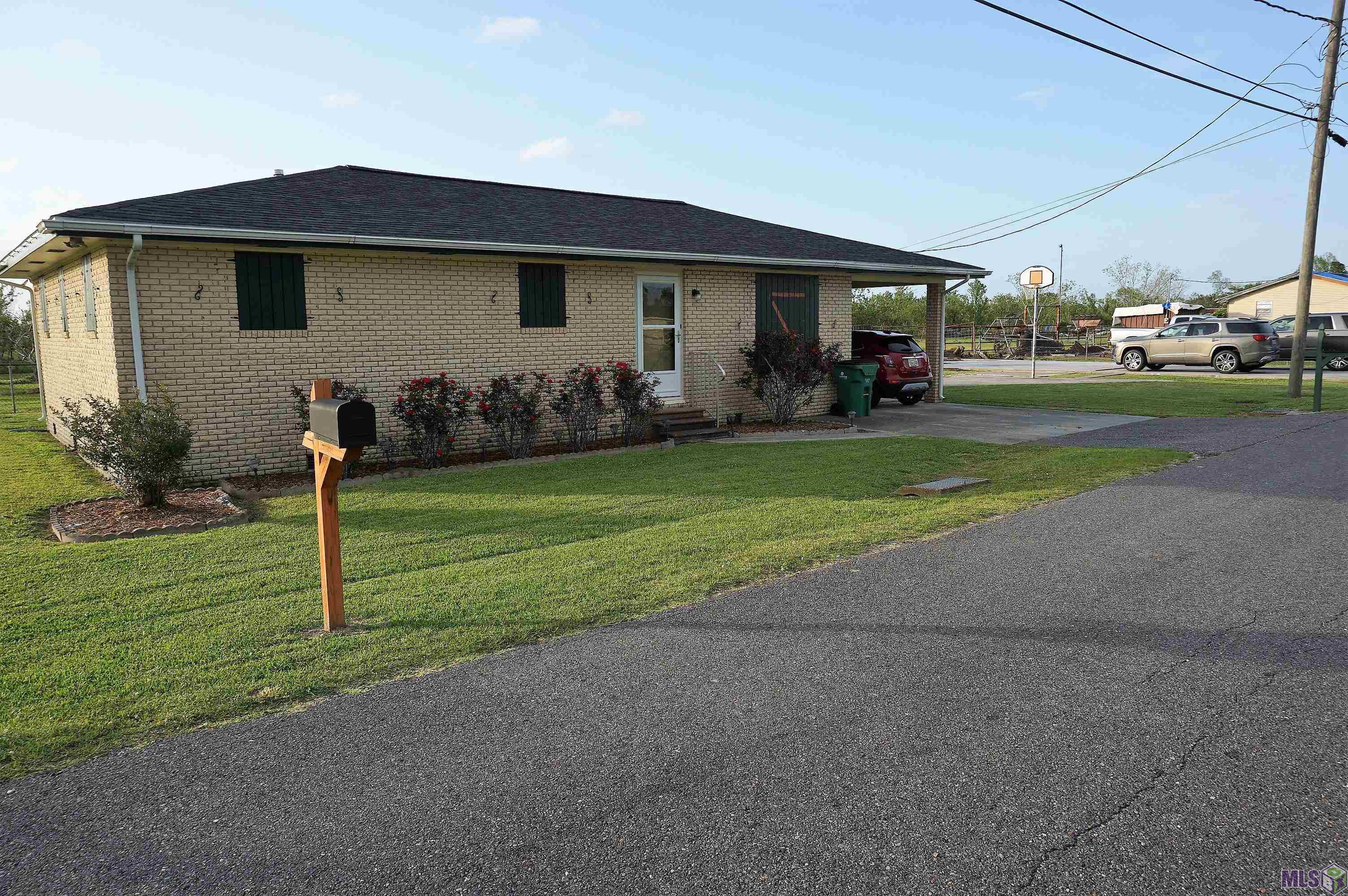 338 St Joseph Street Raceland, LA 70394 - Photo 2 of 14