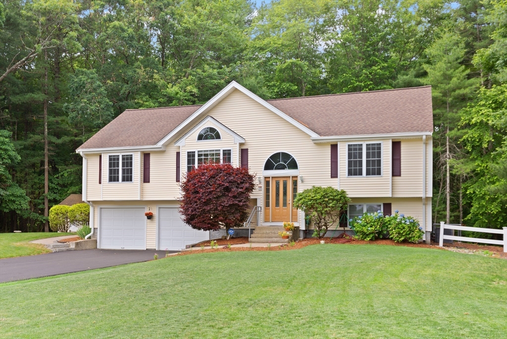 33 Alger Way Stoughton, MA 02072 - Photo 1 of 38