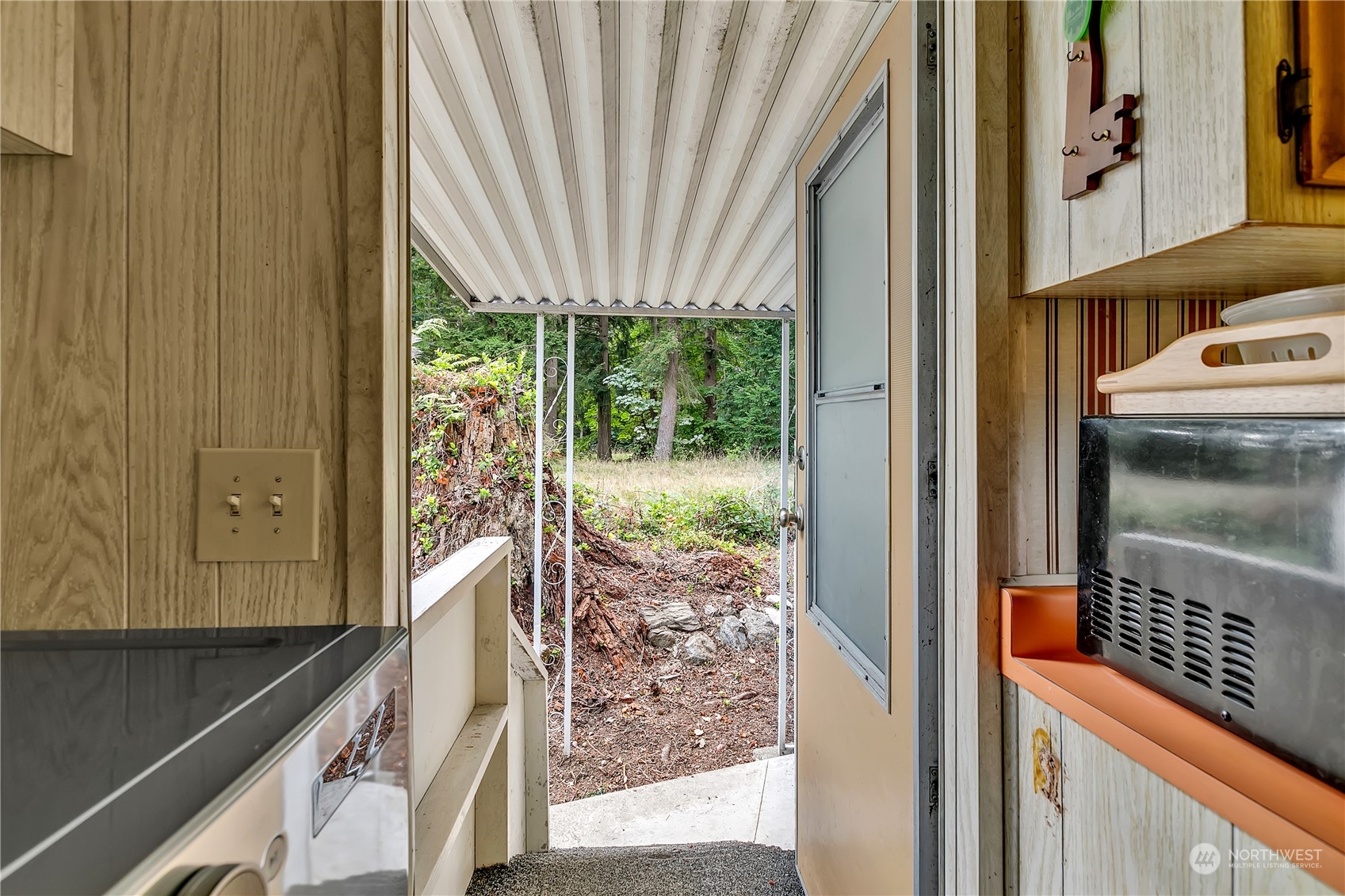 11503 155th Avenue Southeast Renton, WA 98059 - Photo 15 of 16