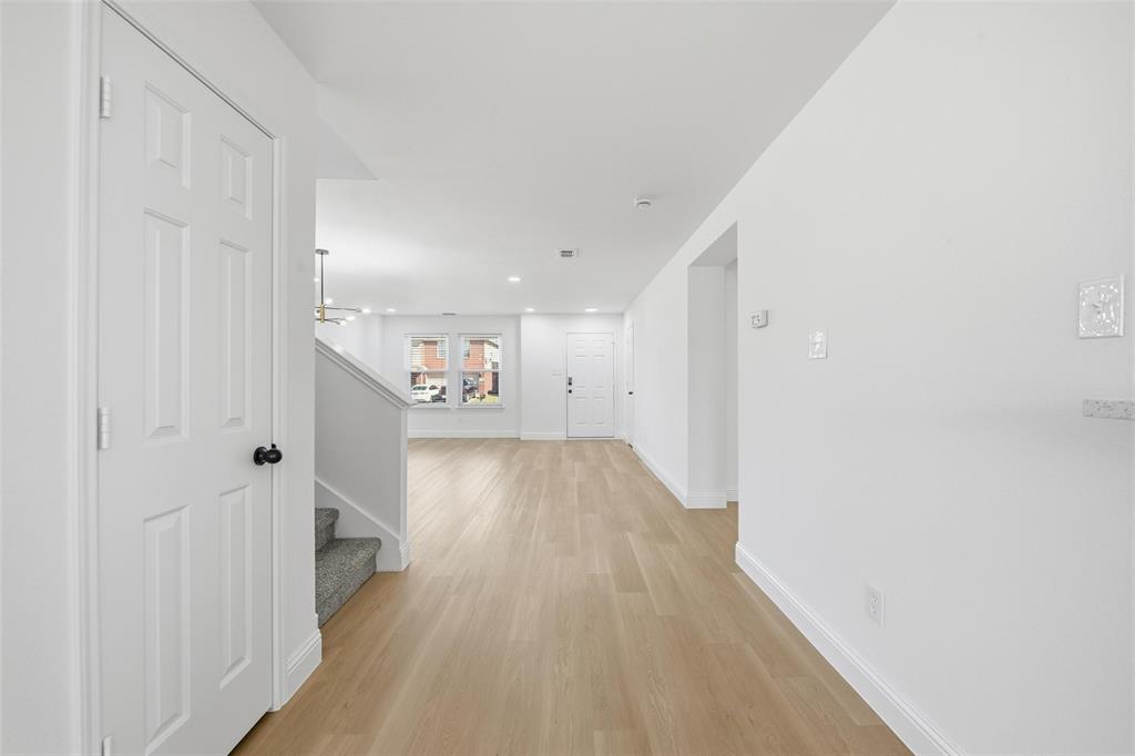 13841 Sonterra Ranch Road Fort Worth, TX 76262 - Photo 3 of 30 Welcoming Entry