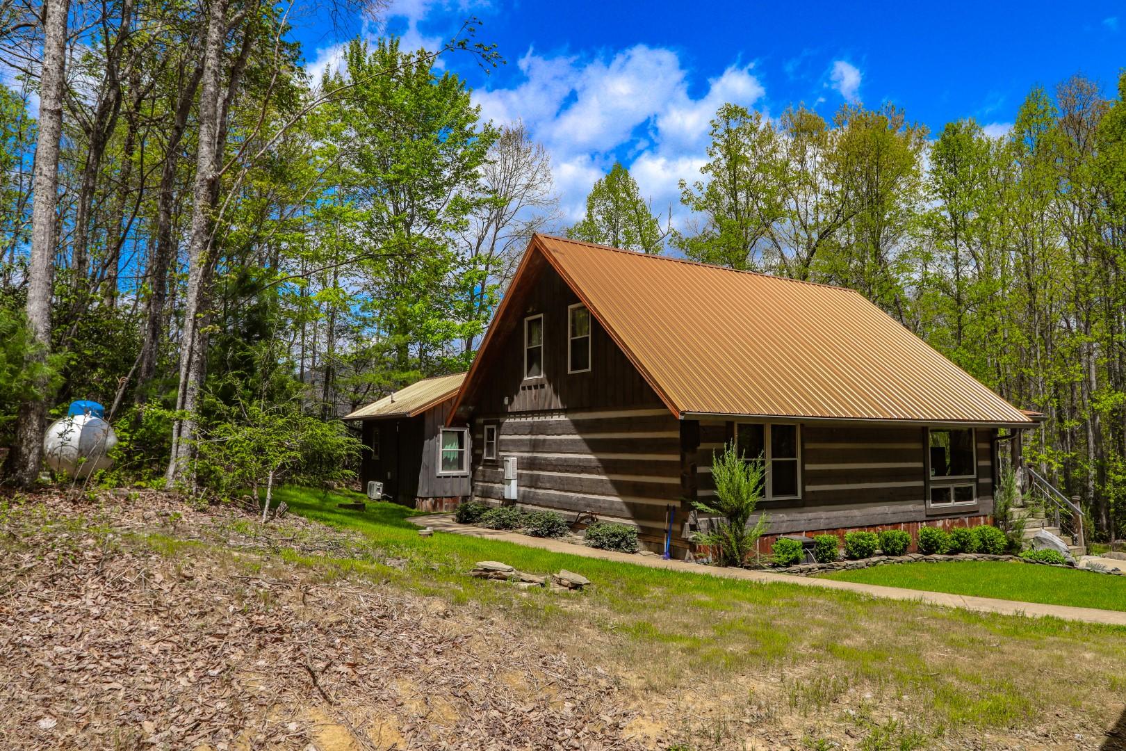 4207 Trail Hollow Road Cosby, TN 37722 - Photo 29 of 40 26
