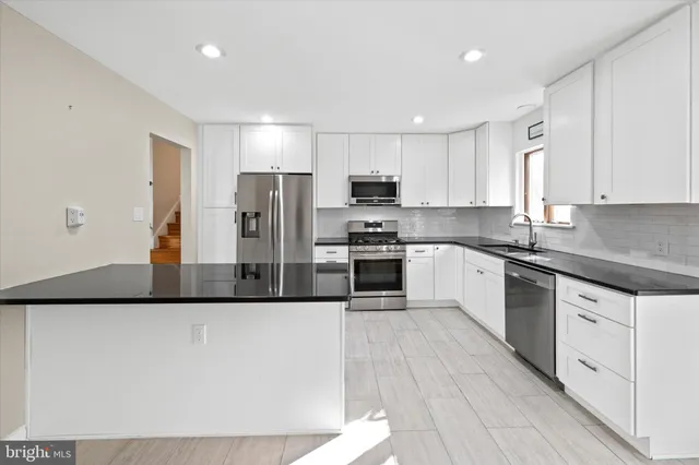 $450,000 | 32 Sturbridge Drive, Wilmington, DE 19810