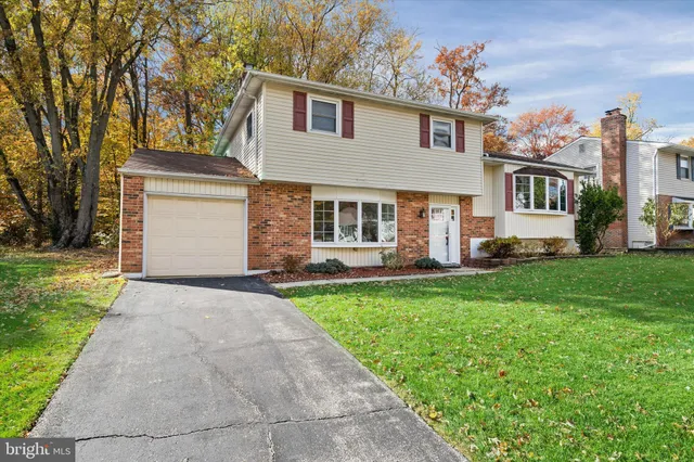 $450,000 | 32 Sturbridge Drive, Wilmington, DE 19810