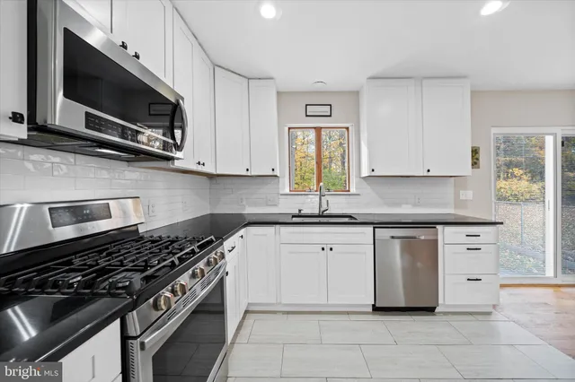 $450,000 | 32 Sturbridge Drive, Wilmington, DE 19810