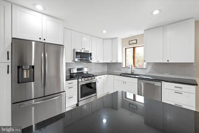 $450,000 | 32 Sturbridge Drive, Wilmington, DE 19810