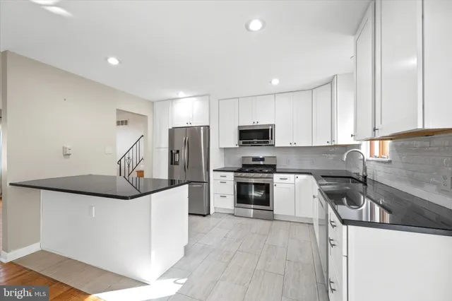 $450,000 | 32 Sturbridge Drive, Wilmington, DE 19810