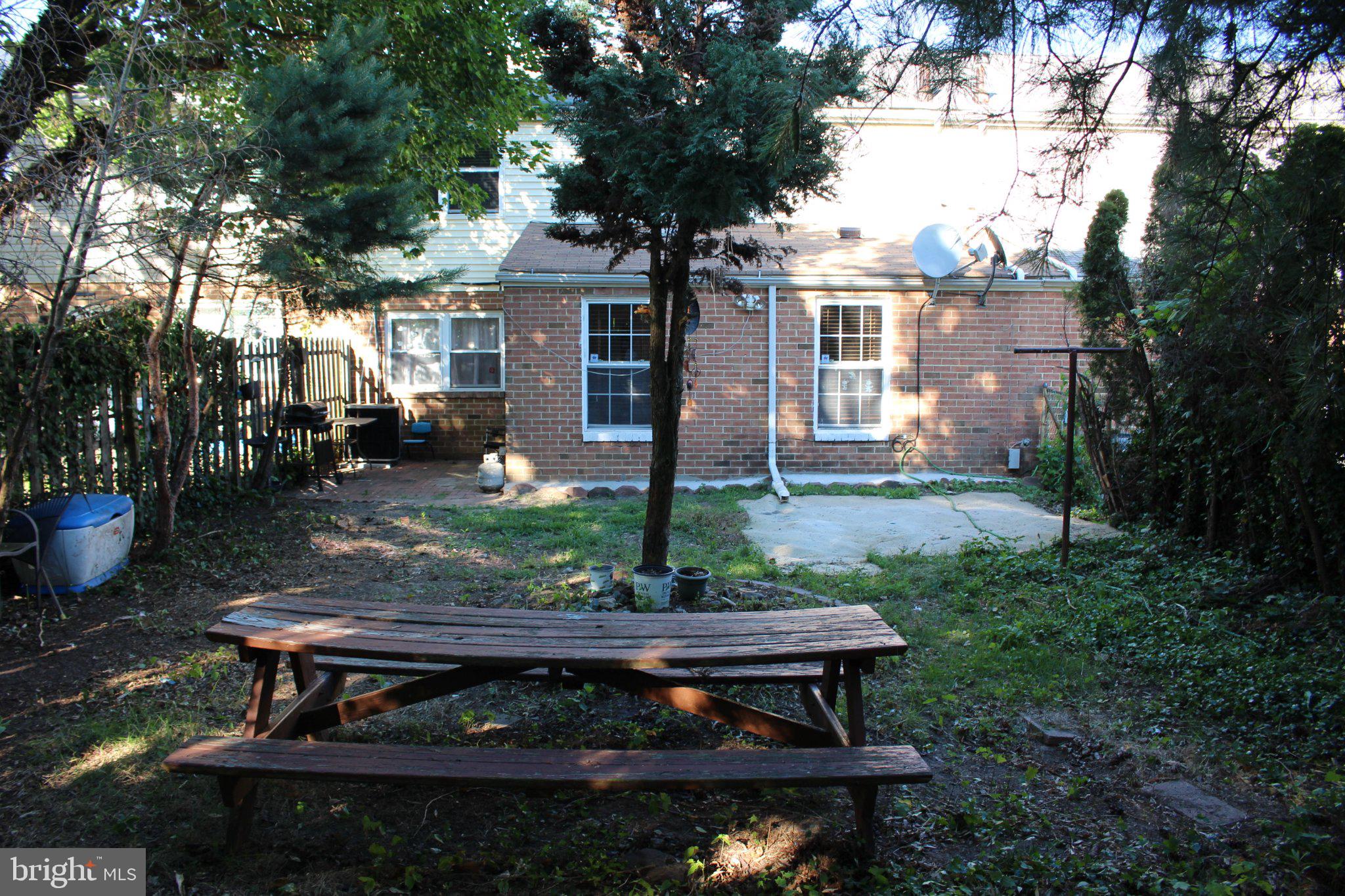 146 Oakmont Road Clementon, NJ 08021 - Photo 35 of 61 Charming backyard retreat awaits you.