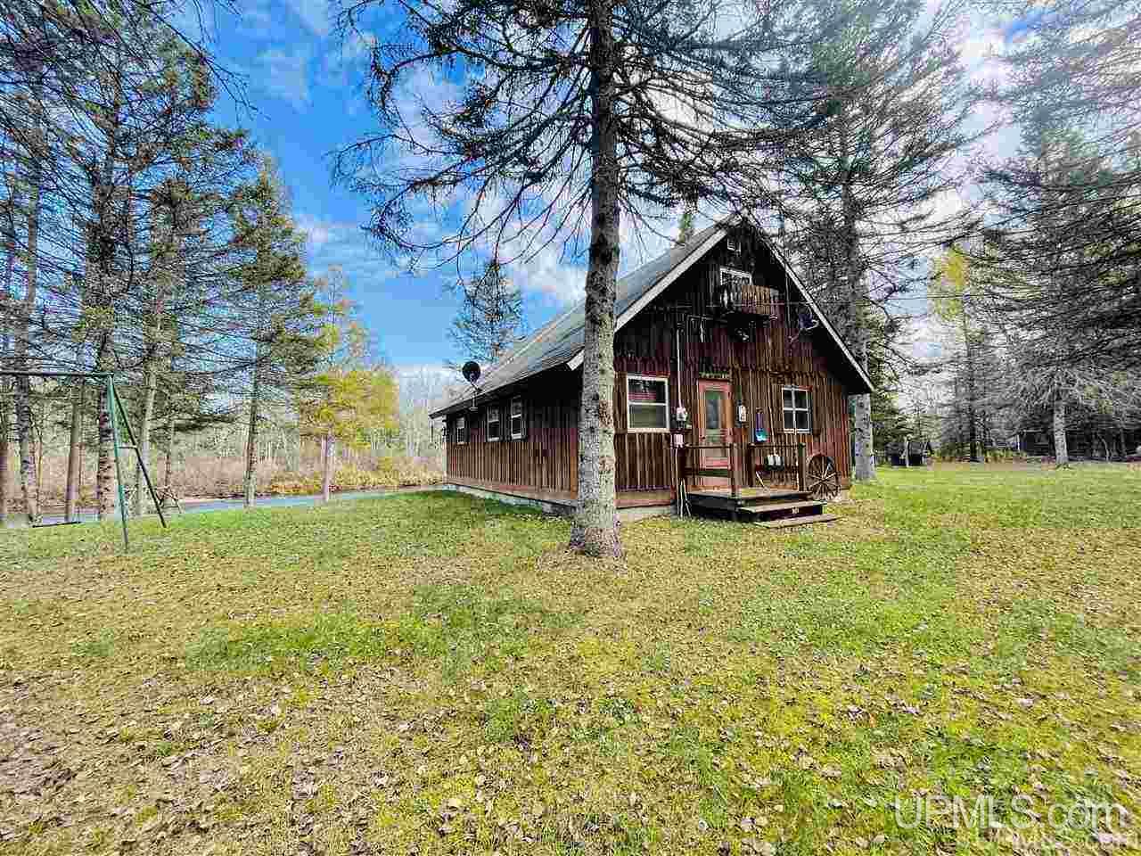 9520 32 Road Rapid River, MI 49878 - Photo 2 of 34