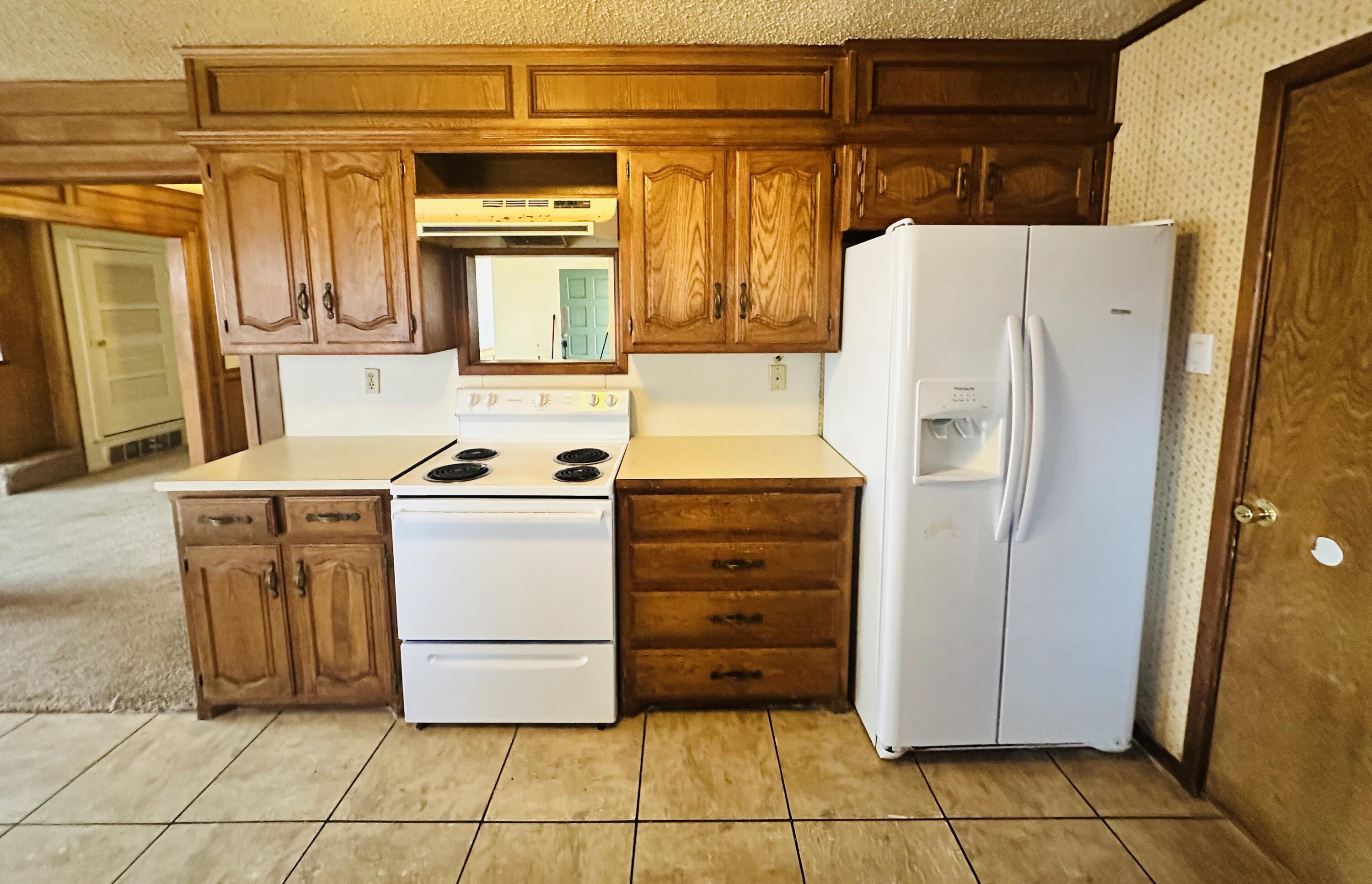 4918 14th Street Lubbock, TX 79416 - Photo 20 of 38 a utility room with dryer and washer