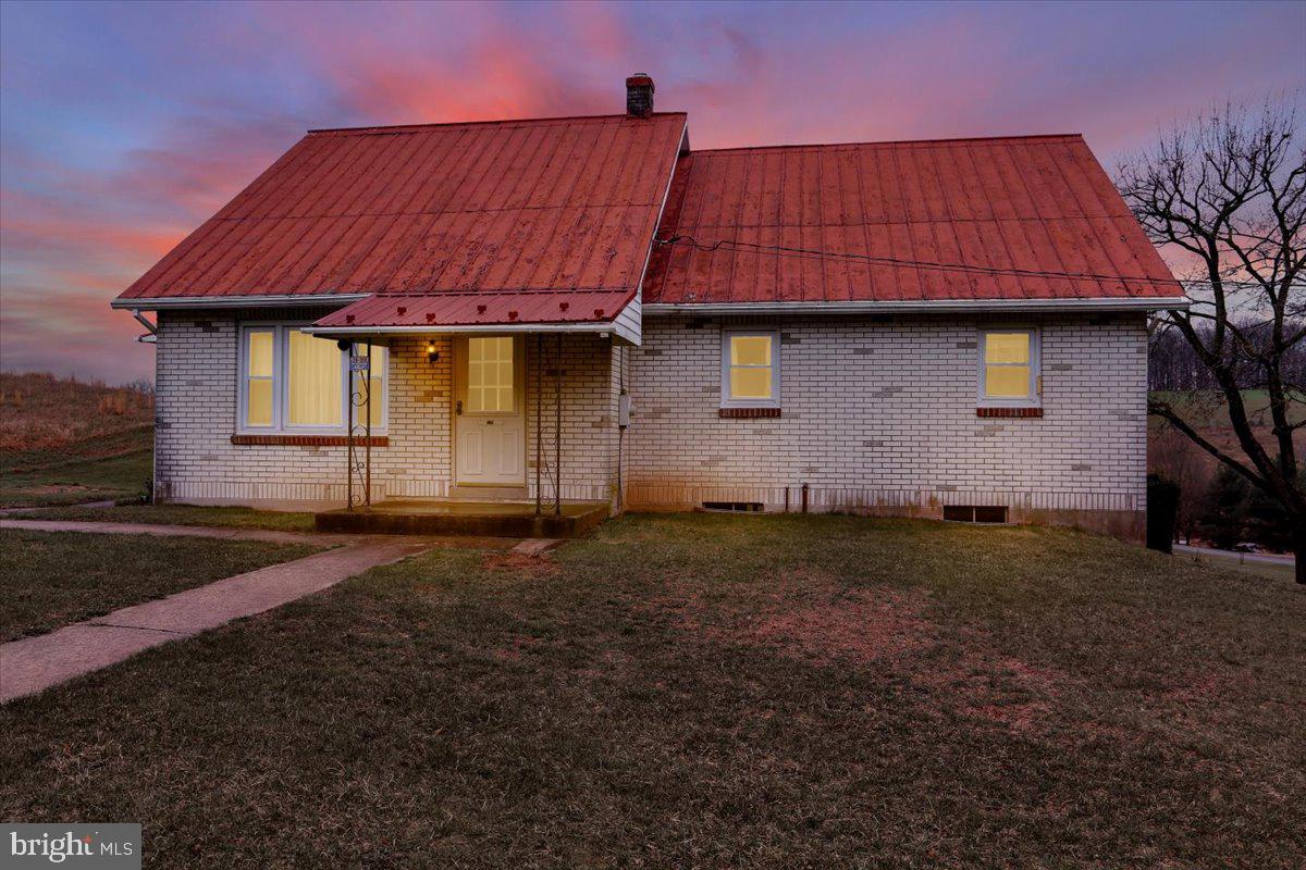 238 Grim Road Kutztown, PA 19530 - Photo 2 of 32 a backyard of a house