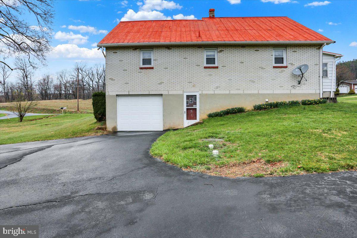 238 Grim Road Kutztown, PA 19530 - Photo 31 of 32 a front view of a house with a yard