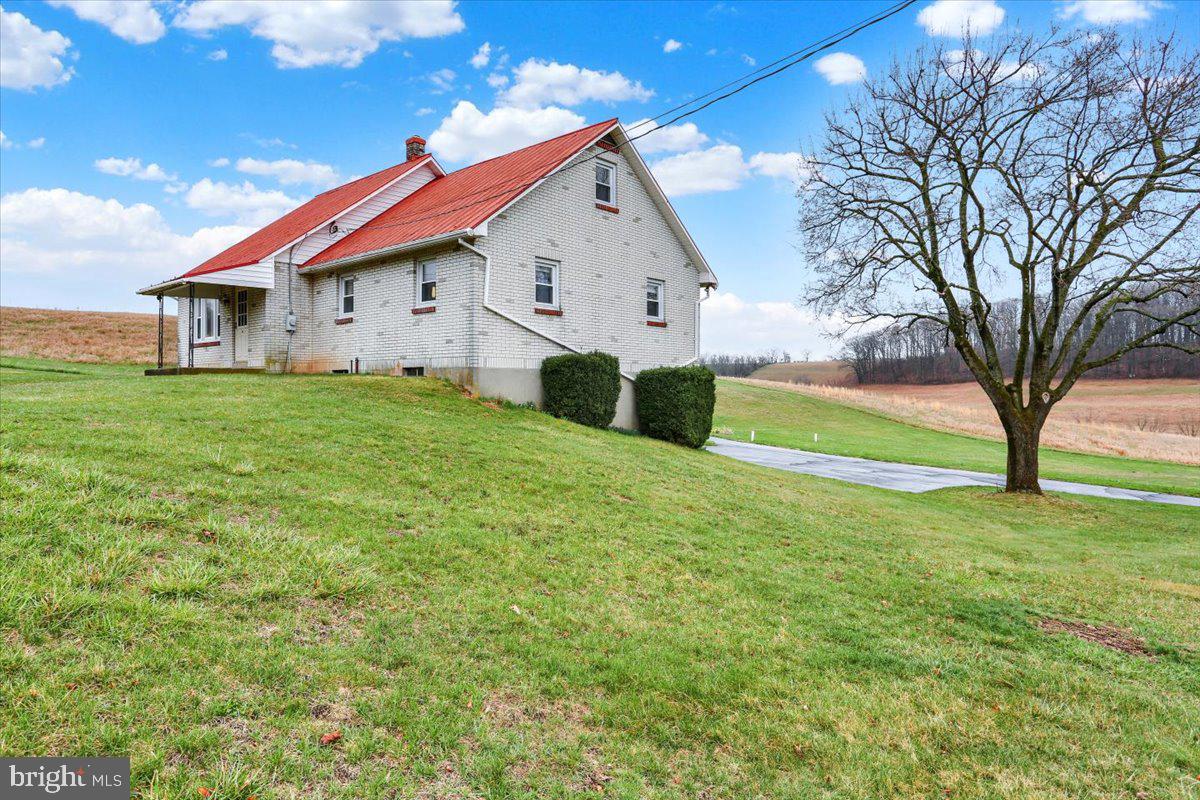 238 Grim Road Kutztown, PA 19530 - Photo 4 of 32 a view of a house with a yard