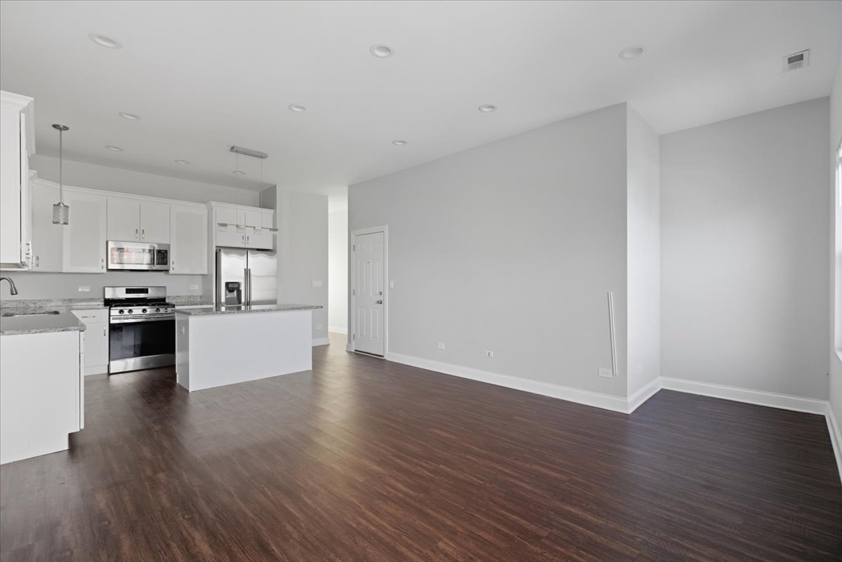 2253 West 19th Street, Unit 3 Chicago, IL 60608 - Photo 2 of 12