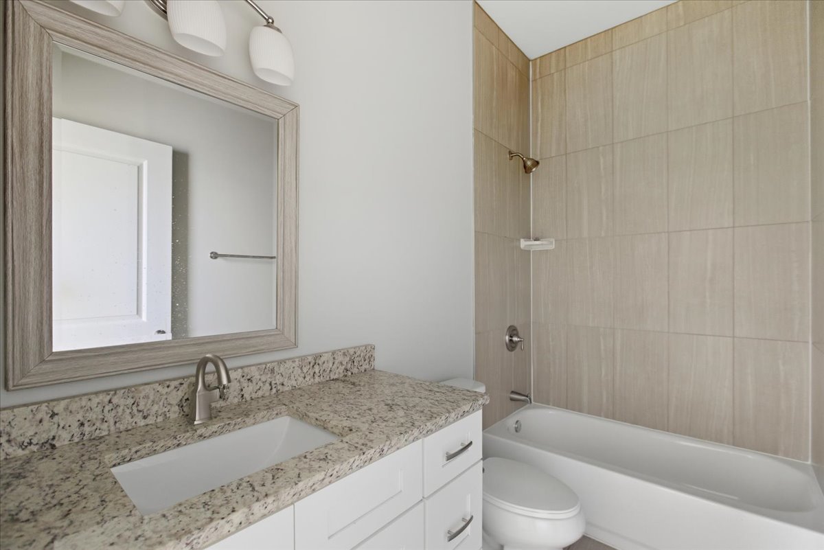 2253 West 19th Street, Unit 3 Chicago, IL 60608 - Photo 7 of 12