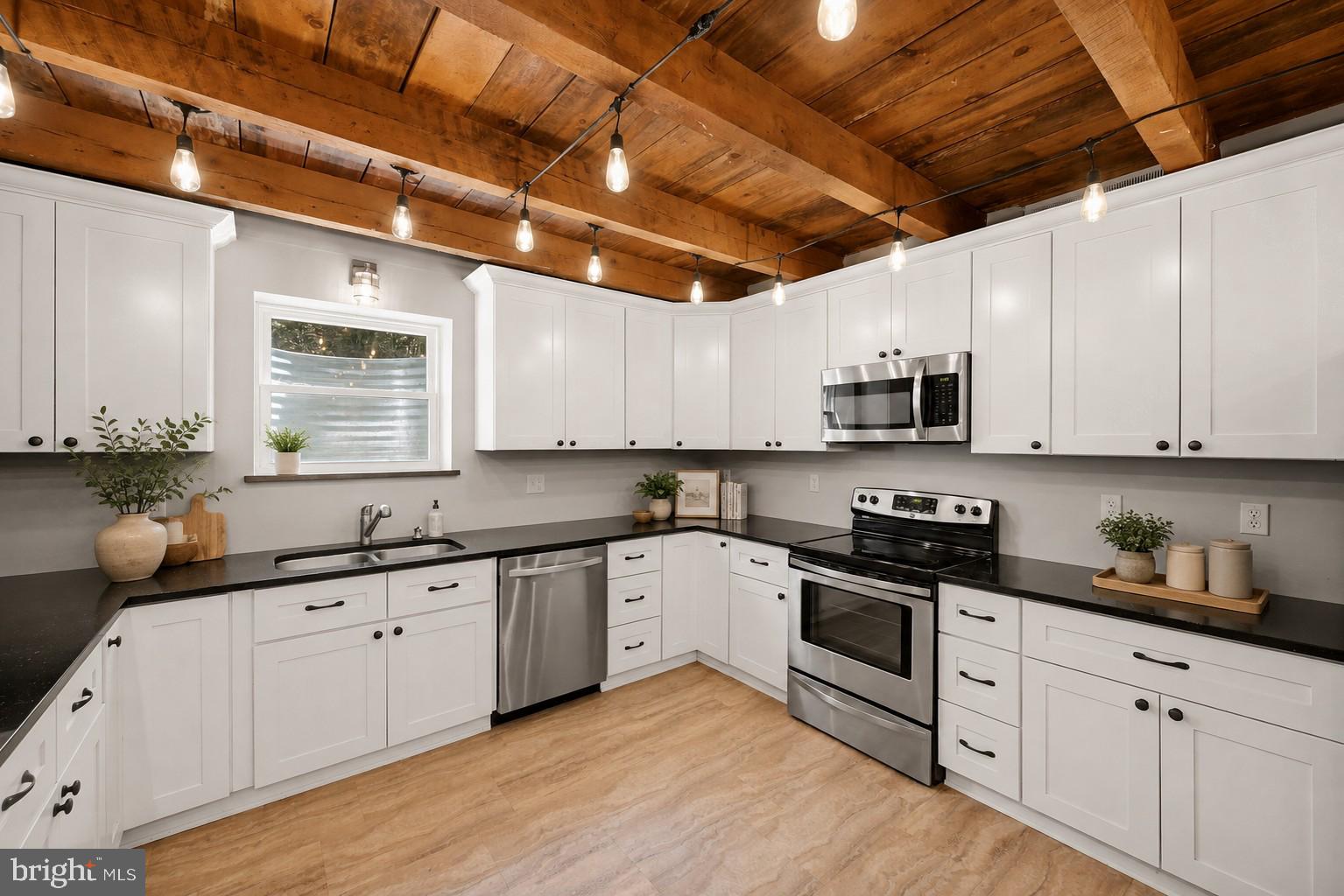 558 Catron Ridge Road Bentonville, VA 22610 - Photo 13 of 59 Gallery Image 13