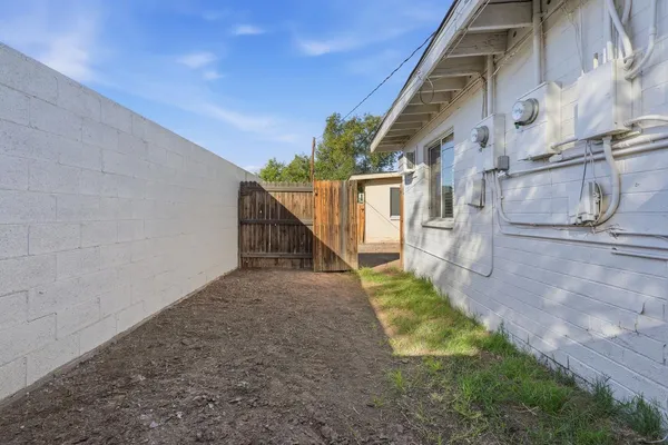 $1,150 | 623 South Country Club Drive, Unit 15, Mesa, AZ 85210