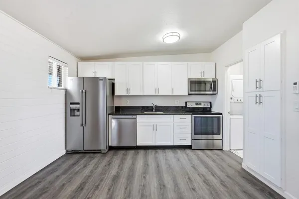 $1,150 | 623 South Country Club Drive, Unit 15, Mesa, AZ 85210