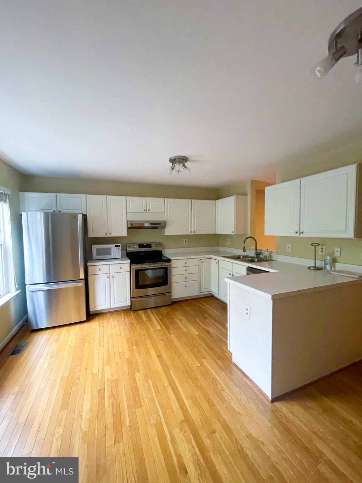 5241 Downing Road Baltimore, MD 21212 - Photo 7 of 24 Large eat-in kitchen