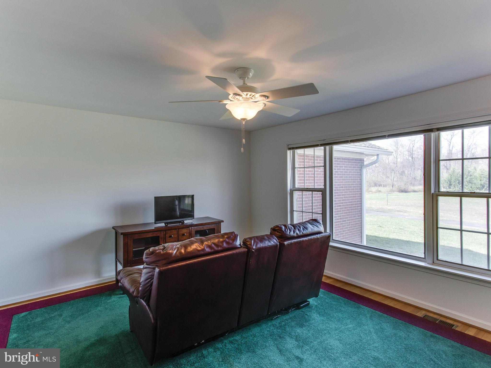 9929 Old Frederick Road Frederick, MD 21701 - Photo 4 of 30 Living Room