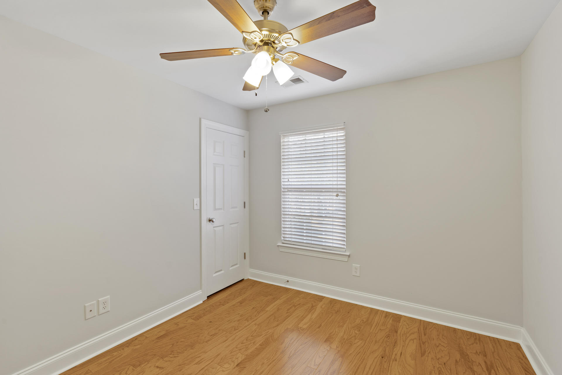 739 Kent Street Mount Pleasant, SC 29464 - Photo 22 of 29 SDH06043