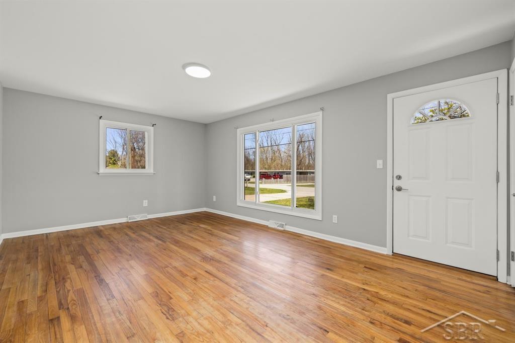 4812 Raymond Road Midland, MI 48642 - Photo 5 of 26 50172880-ee46497d-250f-4999-84a7-4624c80e5bbe.JPG