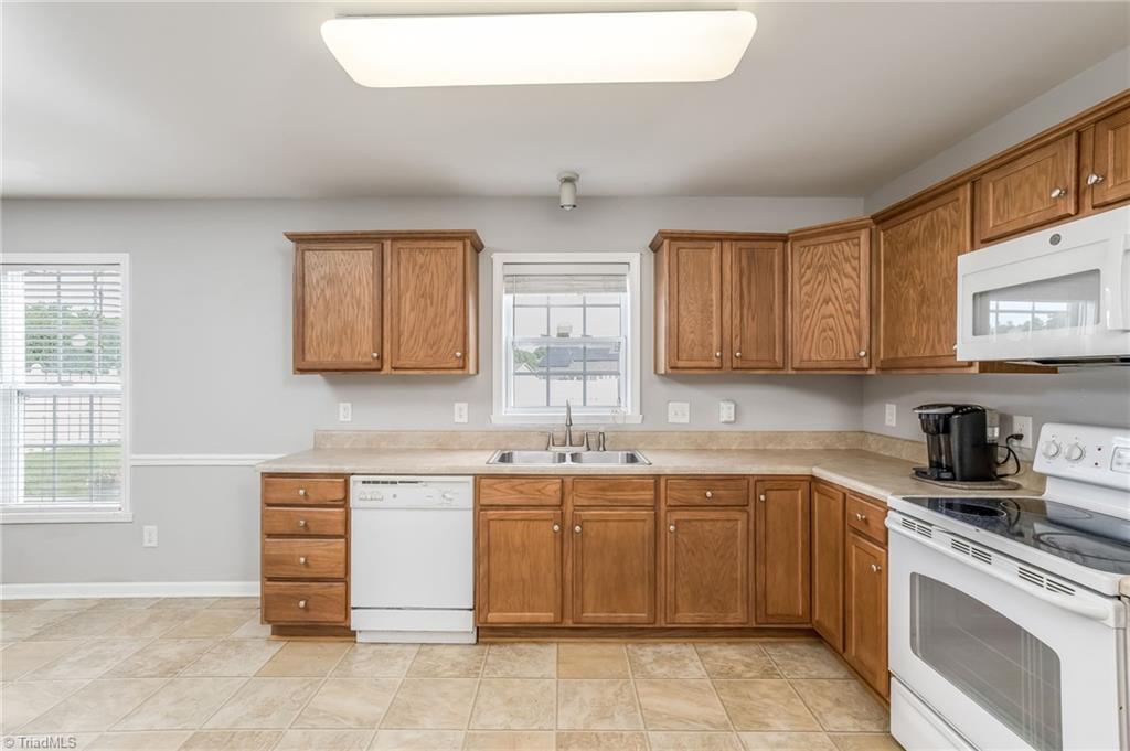 5843 Sunny Ridge Trail Clemmons, NC 27012 - Photo 9 of 33 Gallery Image 9