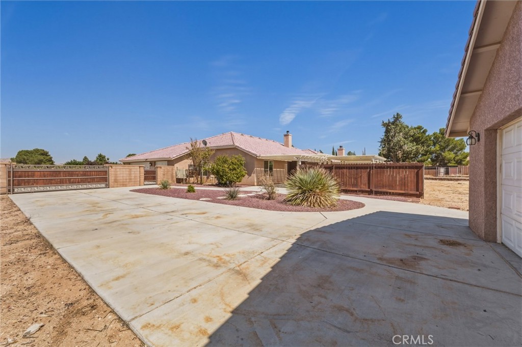 19501 Kinai Road Apple Valley, CA 92307 - Photo 46 of 49