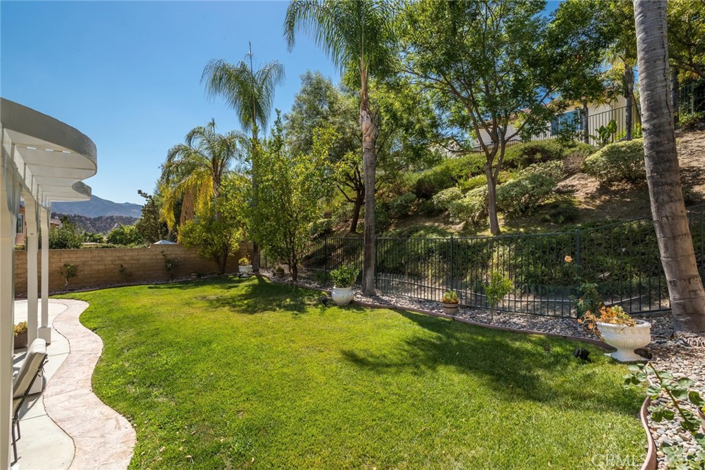 25707 Lewis Way Stevenson Ranch, CA 91381 - Photo 11 of 35