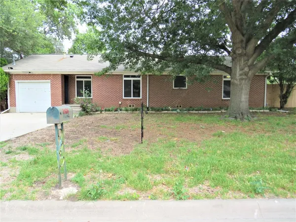 $2,600 | 1026 Thomas Street, Denton, TX 76201