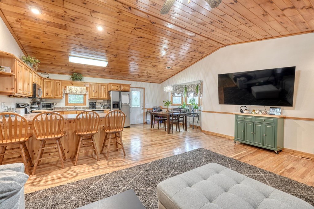 694 Hilltop Road Murphy, NC 28906 - Photo 5 of 60 Gallery Image 5