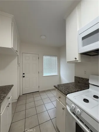 $1,450 | 1880 Pine Avenue, Unit 9, Long Beach, CA 90806