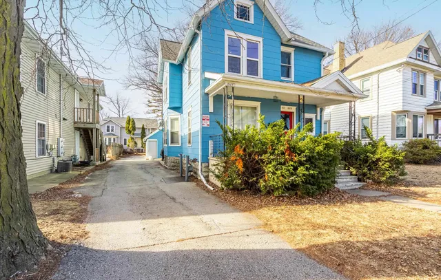 $230,000 | 907 Jackson Street, Oshkosh, WI 54901