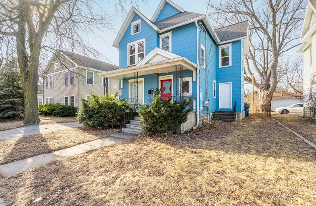 $230,000 | 907 Jackson Street, Oshkosh, WI 54901