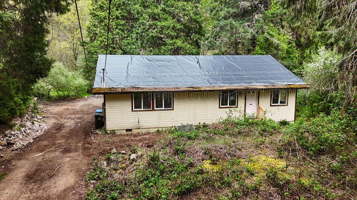 9020 Elk Creek Road Trail, OR 97541 - Photo 2 of 32 2 (2)