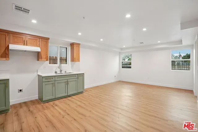 $998,800 | 10422 Graham Avenue, Los Angeles, CA 90002