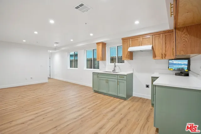 $998,800 | 10422 Graham Avenue, Los Angeles, CA 90002