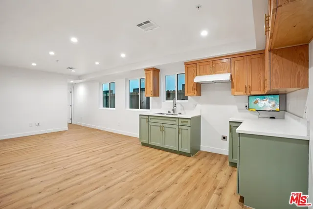 $998,800 | 10422 Graham Avenue, Los Angeles, CA 90002