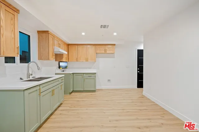 $998,800 | 10422 Graham Avenue, Los Angeles, CA 90002
