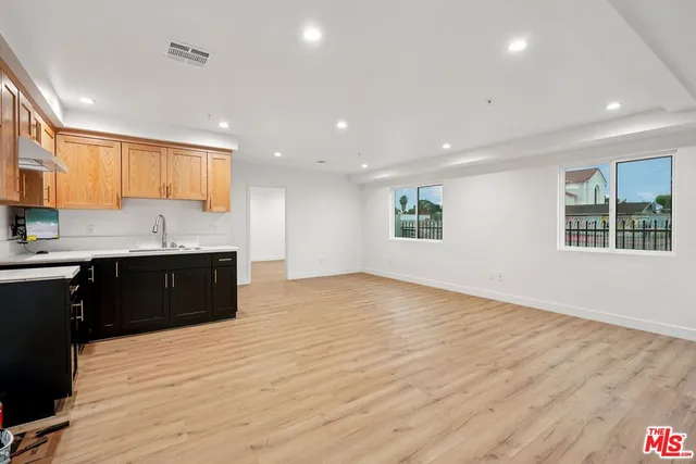 $998,800 | 10422 Graham Avenue, Los Angeles, CA 90002