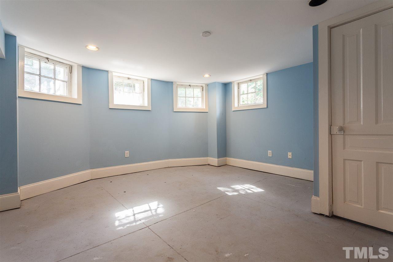 117 Forest Road Raleigh, NC 27605 - Photo 24 of 30